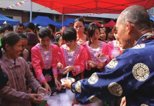 南宁市青秀区长塘镇军山庙会,是南宁地界内持续历史最长的庙会,每年