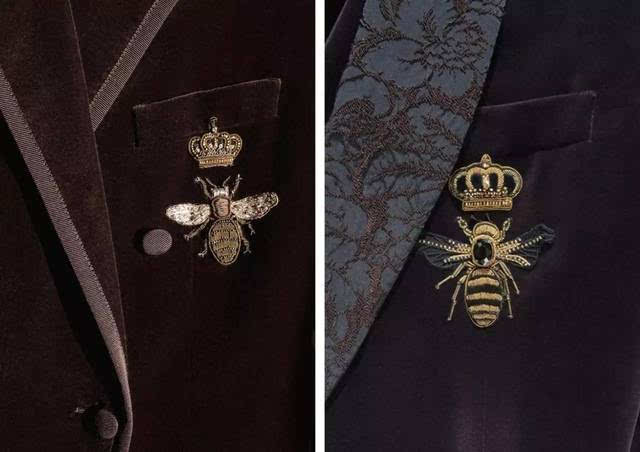 整个衣服上没有任何logo,只是在衬衫下摆处有一只小蜜蜂,简单的让人一