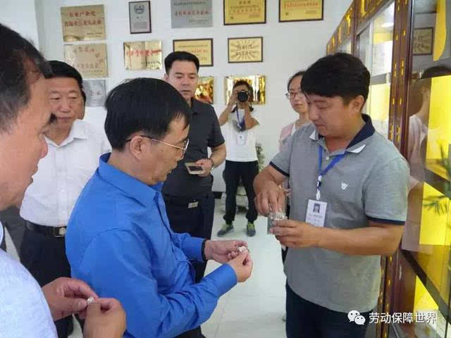 曹宇光厅长到长白山管委会和靖宇县调研农民工等人员返乡创业工作