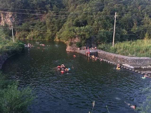 比如说檀溪镇平湖山庄,檀溪镇平湖村大洑堰,檀溪镇盘山村月牙湖,檀溪