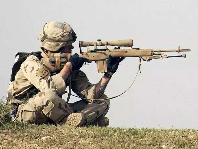 该型狙击步枪从1969年开始装备美军,越南战争后成为美国陆军,海军和