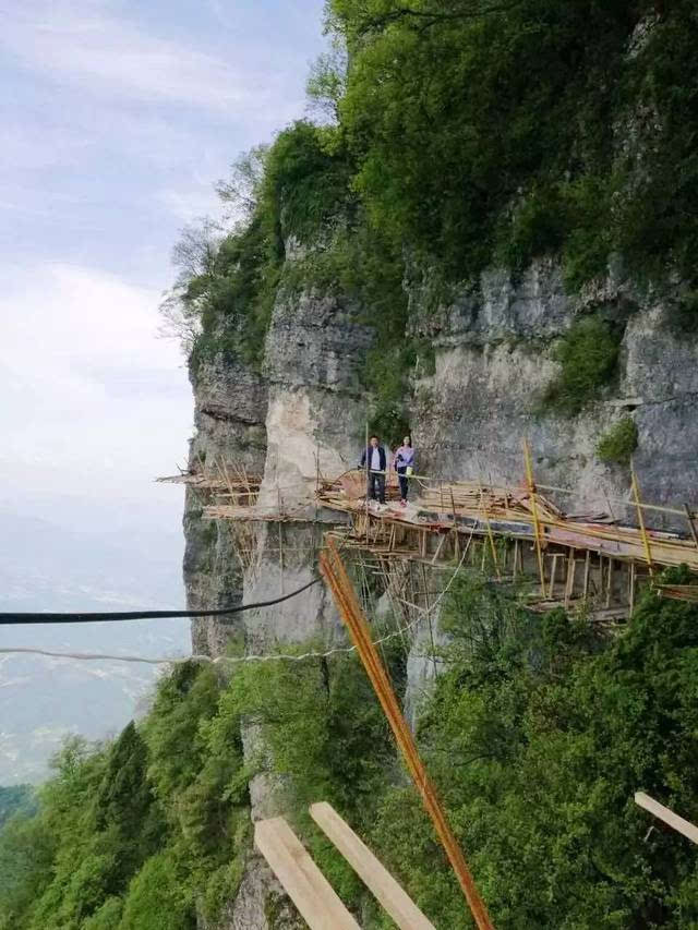 滑雪场,射击场,悬空栈道,预计两个月后,汉中南郑龙头山景区就要跟大家