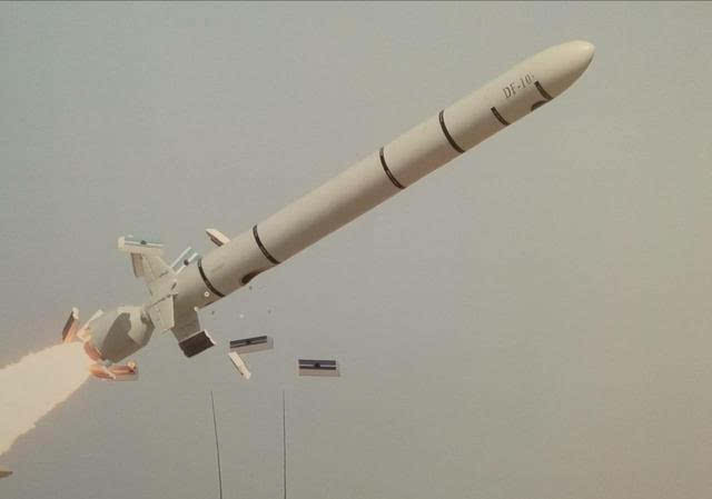 东风-10巡航导弹怒射苍穹,性能超一流,远距踢门利器,震慑!