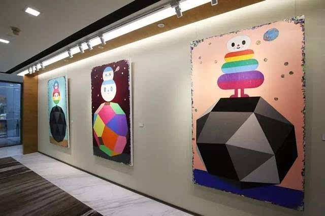 魔都这家银行竟然美过网红店?藏着艺术展 书墙 星巴克