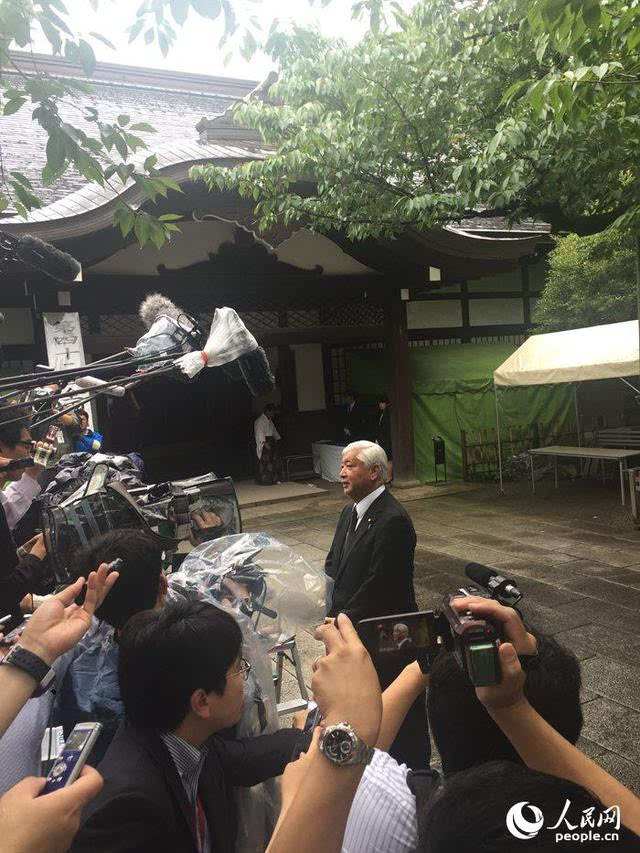 日本众议院议员,前防卫大臣中谷元参拜靖国神社