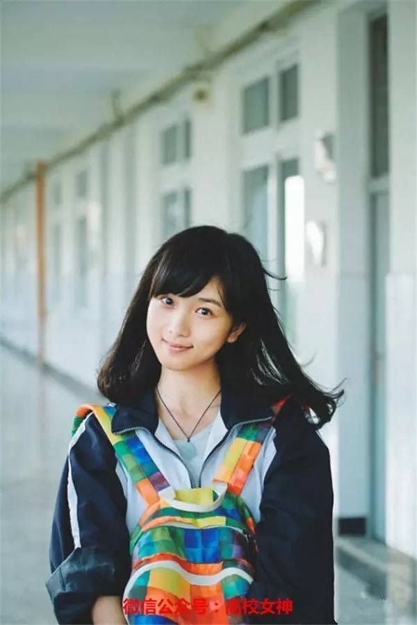 浙江大学军训女神蔡卓音,清纯甜美秒杀奶茶妹