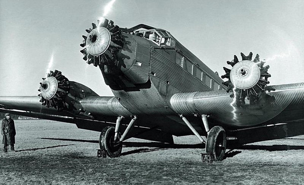 1930年装3台宝马星型发动机的容克52飞机