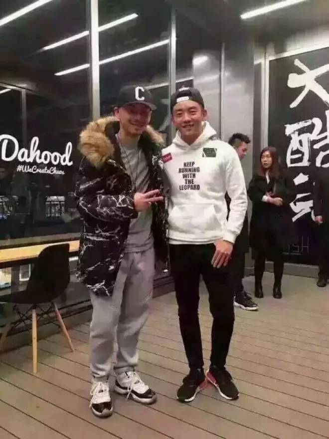 小白鞋OUT了!阿迪达斯新鞋NMD引发疯潮