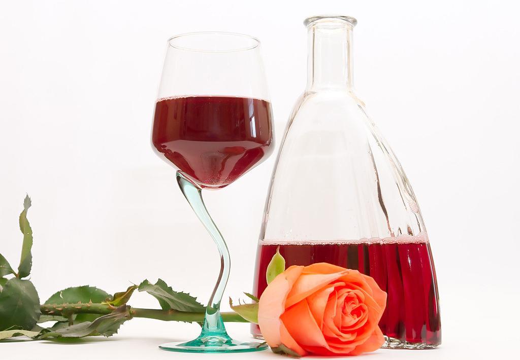 每天喝红酒可以起到美容养颜的作用吗?