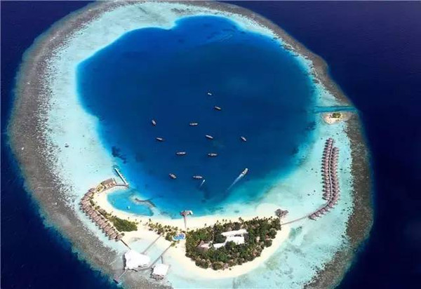 萨芙莉岛萨芙莉岛(safar位于马尔代夫北阿里环礁的中心位置的萨芙莉岛