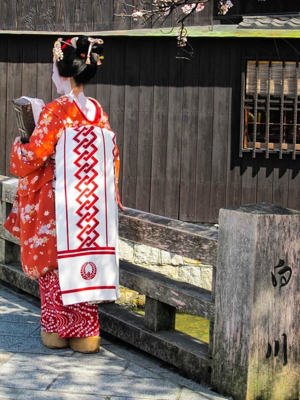 京都美人丨从今天起 成为街头的一道风景