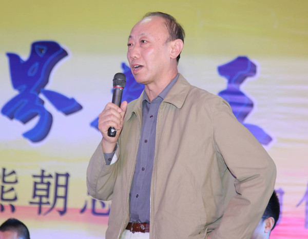 迈克塔韦氏,中央电视台著名主持人韩乔