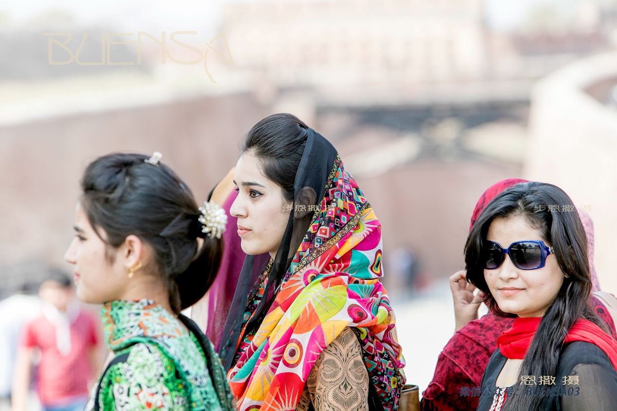 巴基斯坦女人黑白图片-欧莱凯设计网