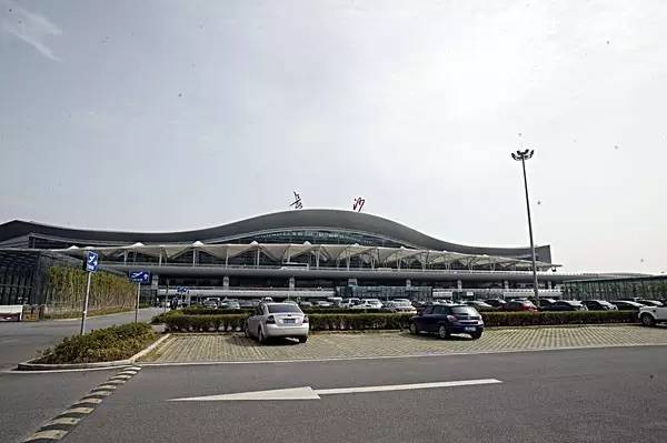 长沙黄花机场招聘_十三五 我省将新建郴州 湘西 娄底3个机场(5)