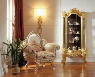 仿罗马式风格的家具以兽头和兽爪为主要装饰,它的主要特色是质朴无华