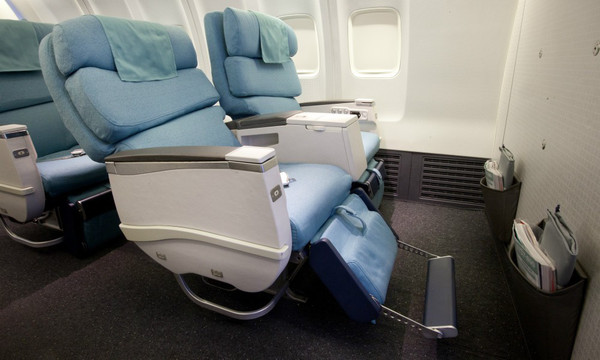 波音 737 客机商务舱座椅(不配备个人显示屏)
