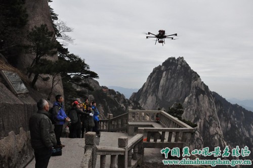 《航拍中国》摄制组对赴黄山360全景拍摄