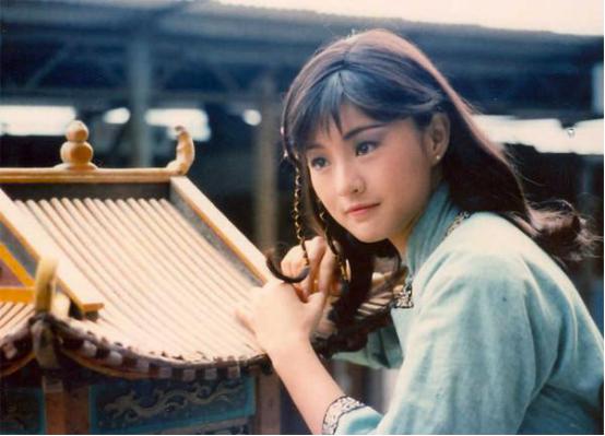 上个世纪80年代到90年代中期,李赛凤是香港动作片的头号女星.