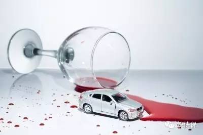 酒驾出事故,保险公司可向驾驶人或其单位追偿