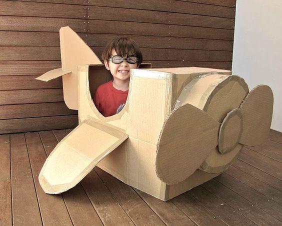 小飞机版,看着不难吧,看那个孩子笑的多开心,家里有男孩的,找个废纸盒