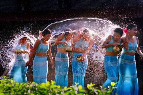 14.版纳州傣族泼水节