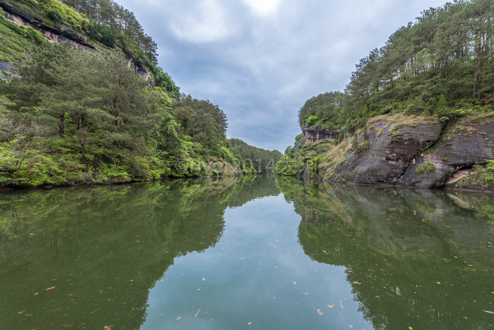 石门湖,冠豸山下的水上桂林