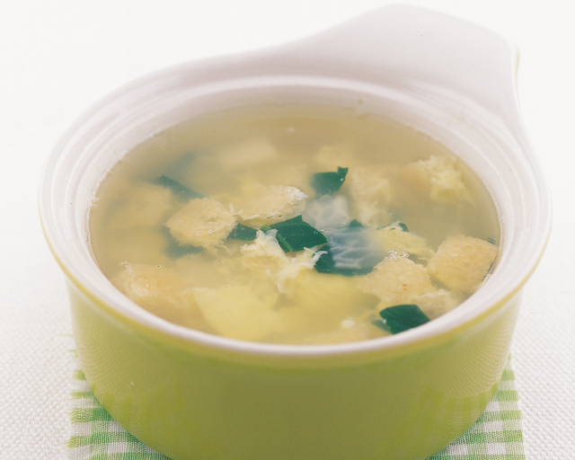 给宝宝做营养丰富的汤:海带油豆腐汤