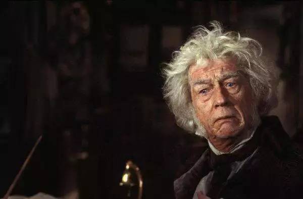 《哈利波特》的奥利凡德先生 在电影《哈利波特与魔法石》中,他出演