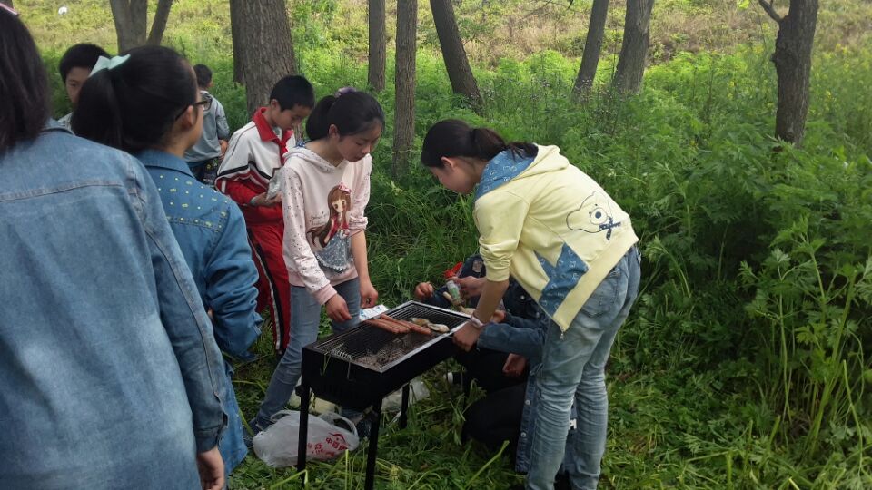 湖北汉川组织学生开展走进大自然野外实践活