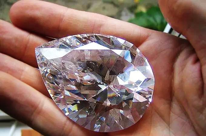七,世界上最大的钻石:the cullinan i(非洲之星) 八,千年星钻石