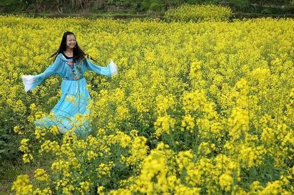 南川大观花海田园跑02选手比速度逗逼晒异服