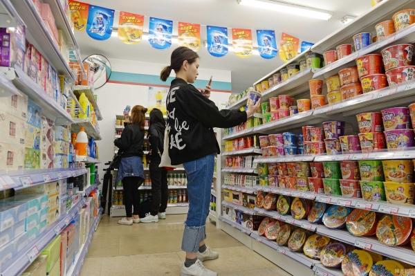 世界无奇不有，上海现“空包装”超市，意义何在？