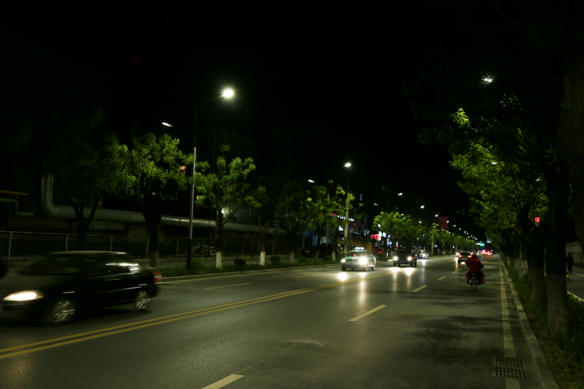 蜂巢led路灯扮亮淄博临淄城区的夜晚