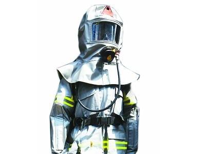 新型消防服形似太空服 高端大气上档次