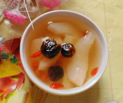 三 红枣雪梨木瓜汤