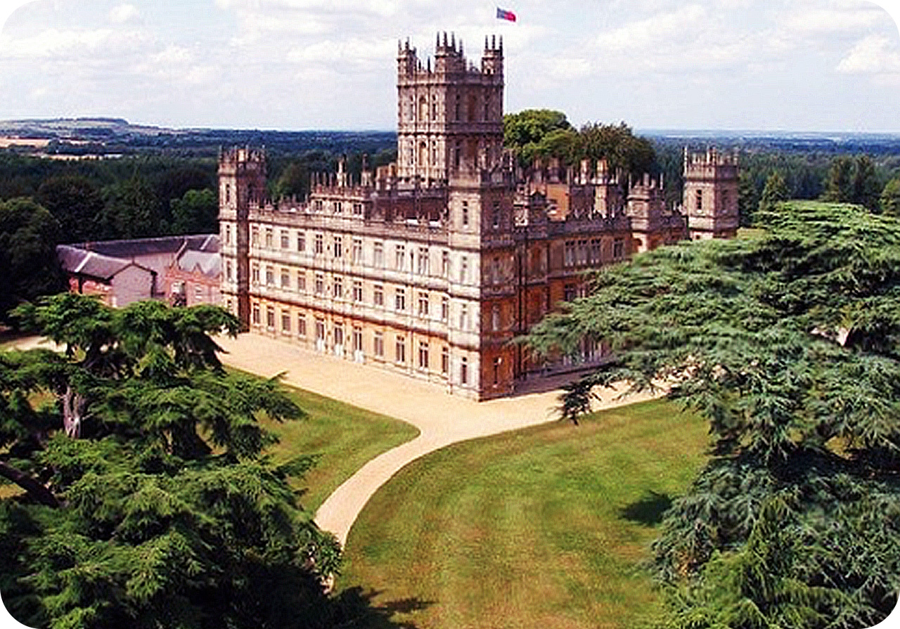 你有没有疑惑过为什么唐顿庄园英文叫downton "abbey (教堂)"?