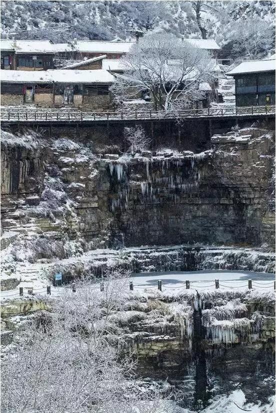 县城太危险,村庄寺庙栈道棺木全都悬在空中!