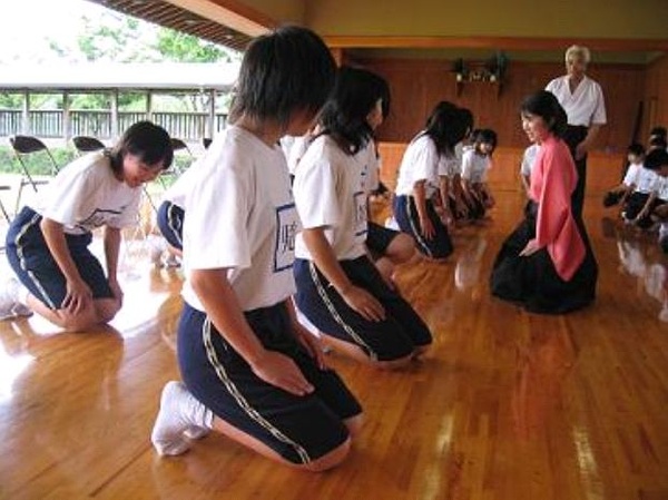 留学日本必须详细解读日本的跪坐礼仪