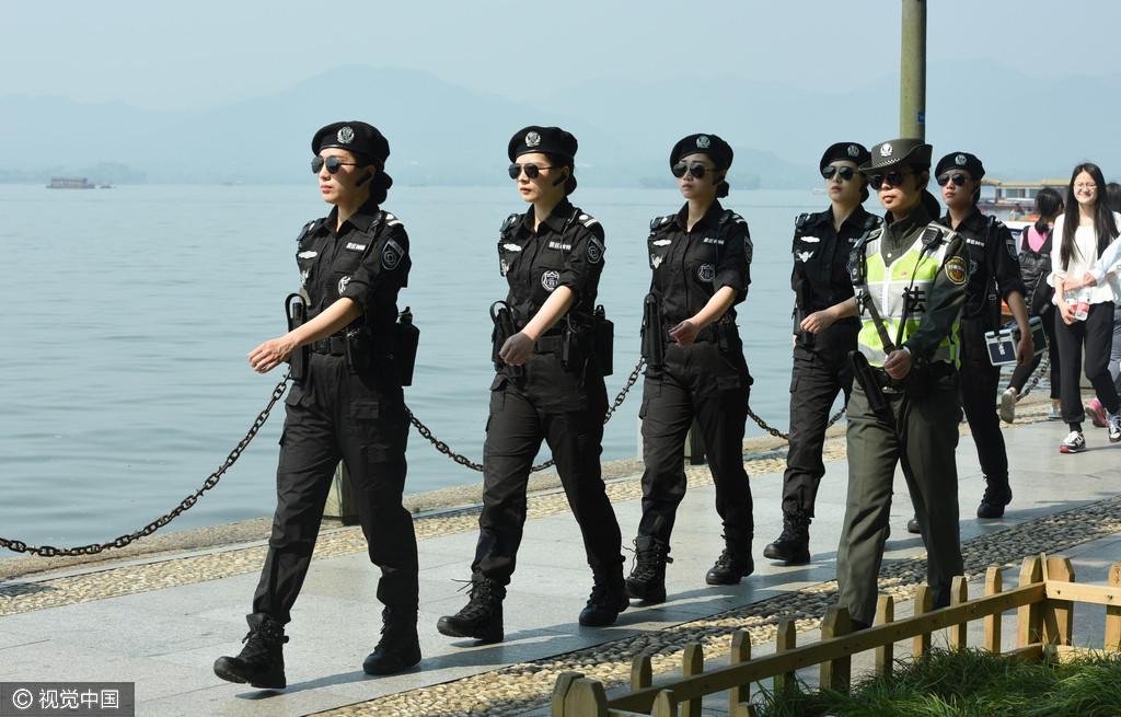 据了解, 该女子巡逻队隶属杭州西湖景区行政执法局,全队21人,平均