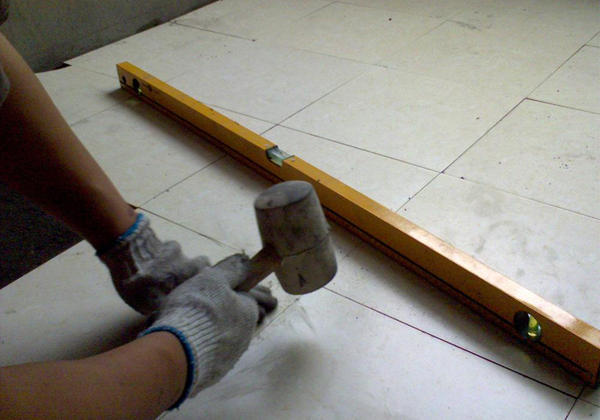 地板砖铺贴方法及施工工艺