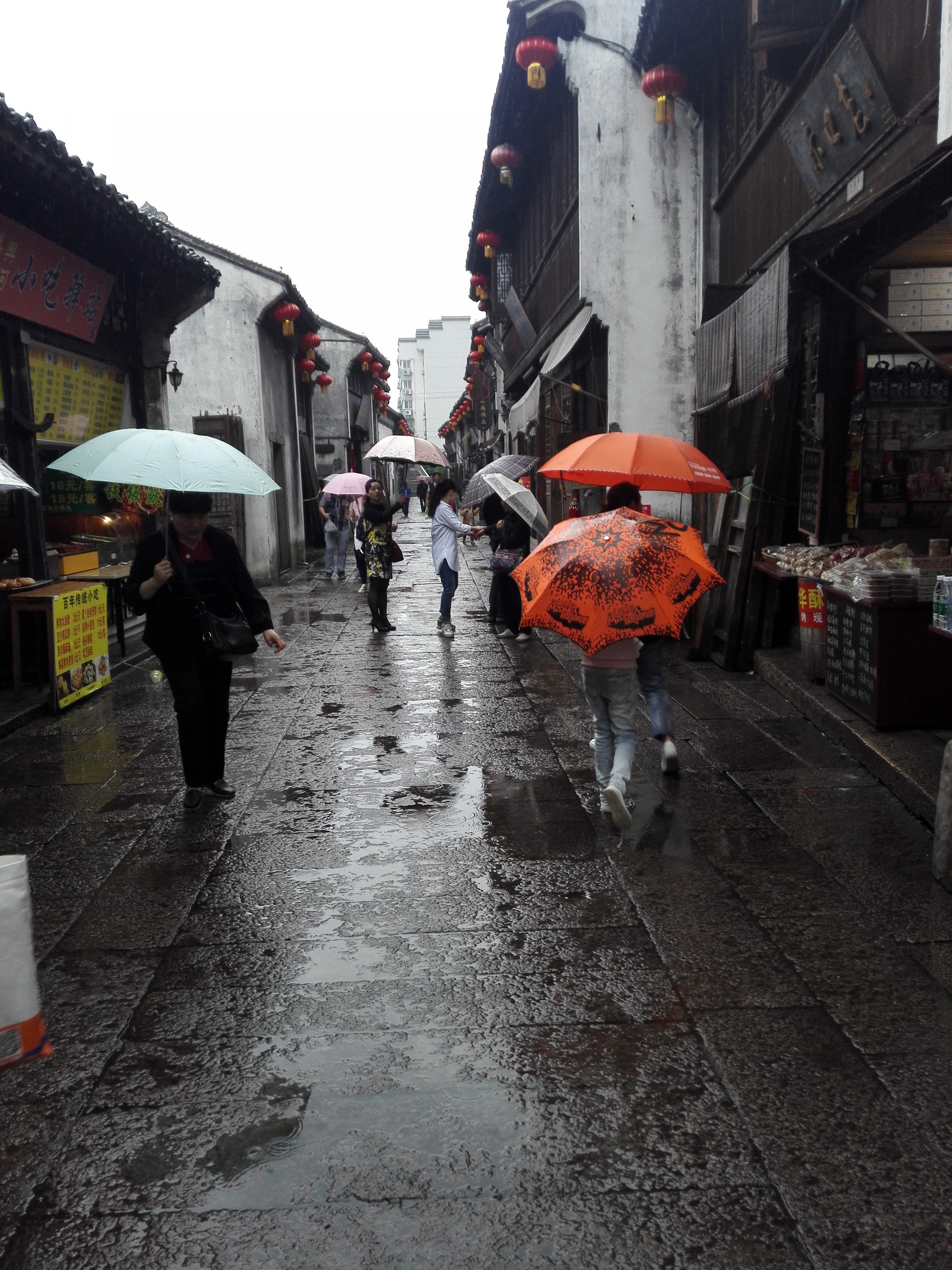 五一雨中漫步嘉兴月河古街区