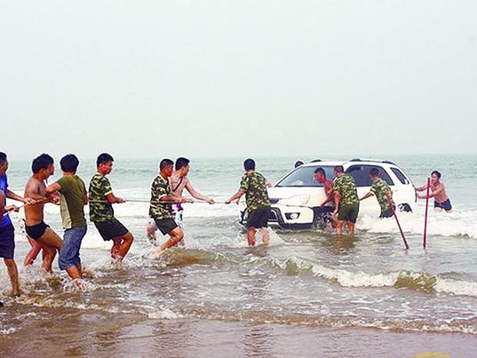 游泳需要穿内衣吗_游泳要穿内裤吗 游泳要穿内衣吗(2)