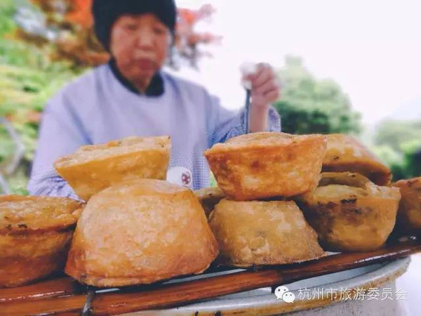 吃在建德,建德历史悠久,古严州饮食文化流传下来的小吃和特色菜举不