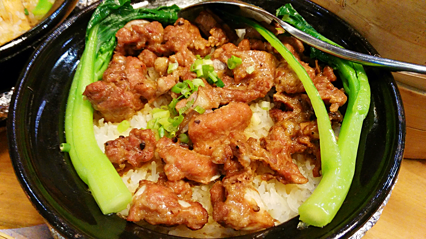 排骨煲仔饭】【腊鸭煲仔饭】【咸鱼肉饼煲仔饭】【香菇滑鸡煲仔饭】