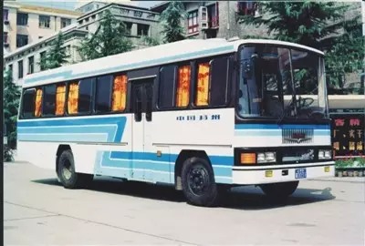 14,中国第一辆卧铺客车
