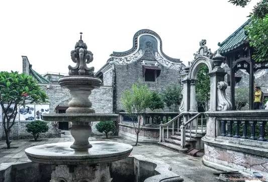 碧江金楼位于北滘碧江,属明清时期建筑,已有几百年历史.