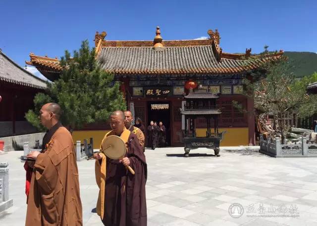 五台山各大寺院分别举行法会庆祝文殊菩萨圣诞