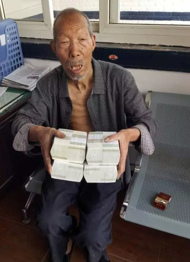 "西安最帅拾荒老人"人人对他都肃然起敬!