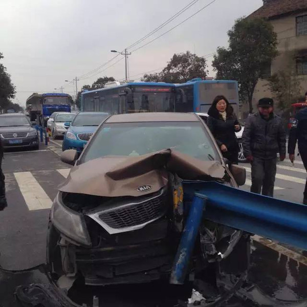 小型客车,中重型货车(工程车)和电动车仍然是交通事故重点车辆