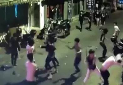 一个女人,引发温州街头数十人持刀火拼!